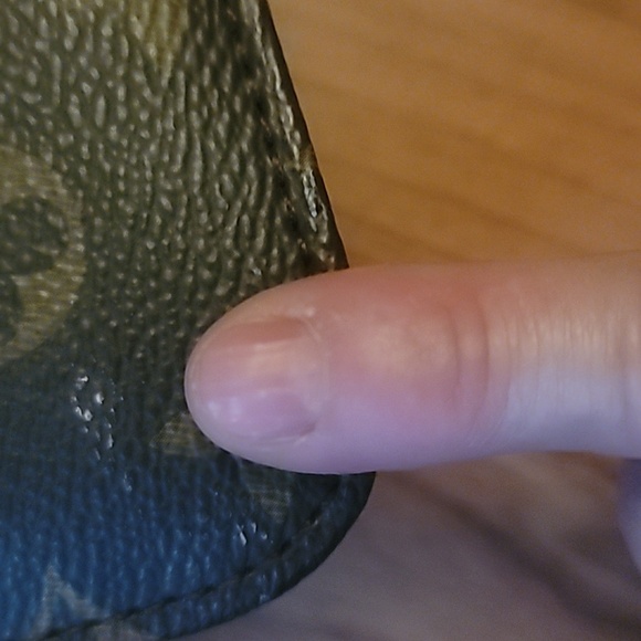 Elegant Brown Designer Shoulder Bag - Picture 9 of 12